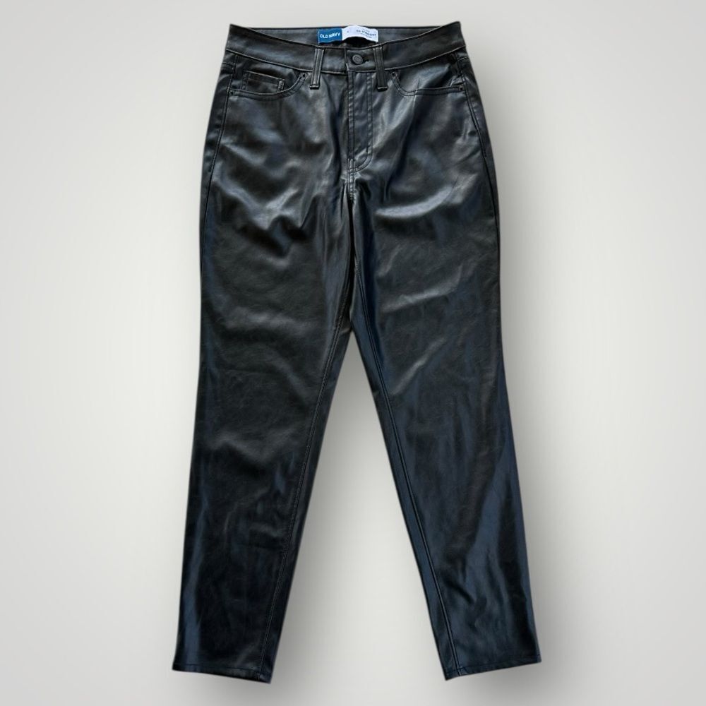 🎉5 for $45🎉 Old Navy faux leather pants size 4